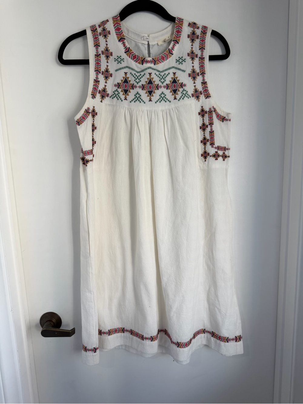 easel White Sleeveless Embroidered Mini Dress with Multicolor Accents NWOT